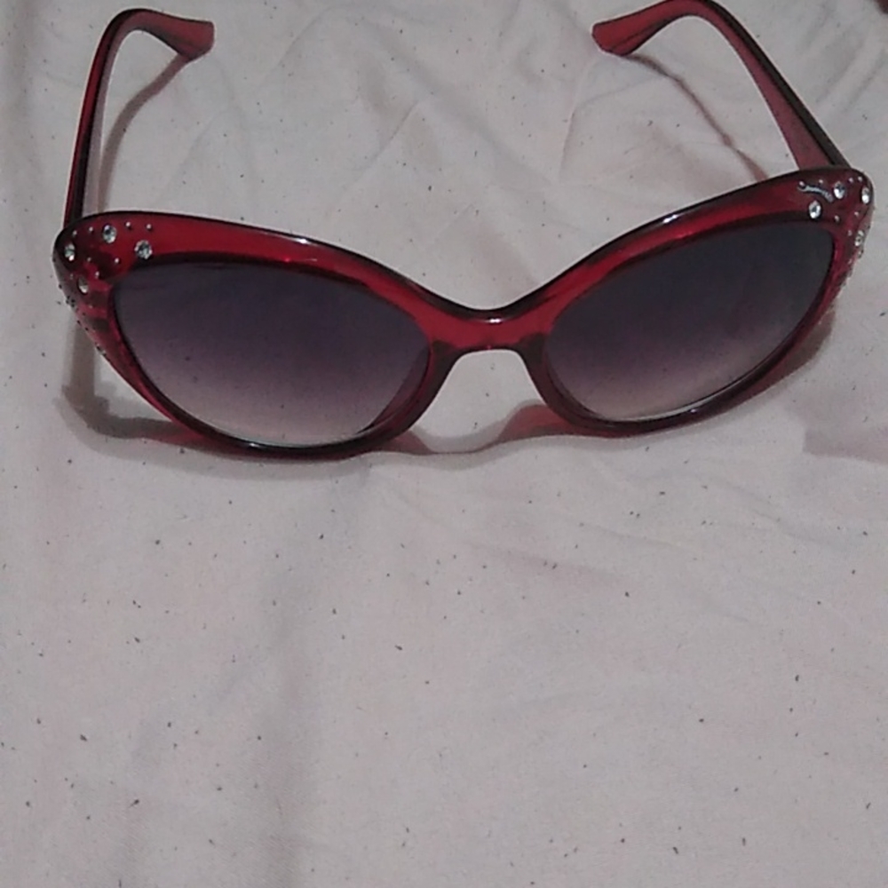Steve Madden Sunglasses Ruby Red - image 3